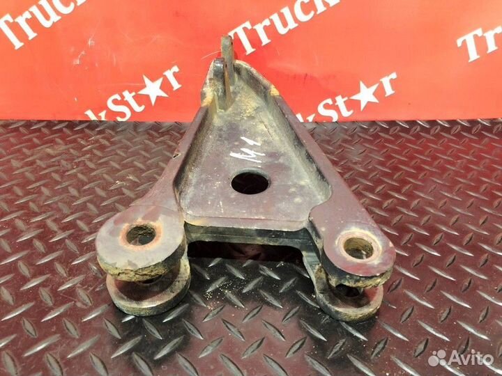 Кронштейн усилителя переднего бампера