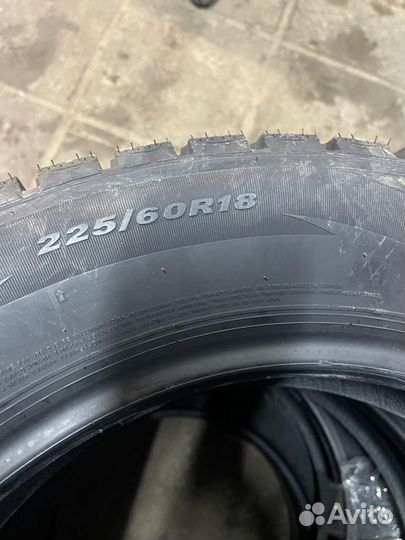 Roadstone Winguard WinSpike 225/60 R18