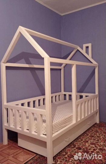 Детская кровать домик с матрасом