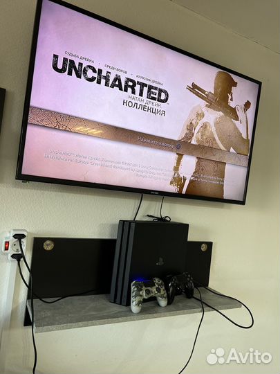 Sony Playstation 4 pro (1TB)