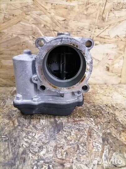 Дроссельная заслонка Volkswagen Passat B7 CAX