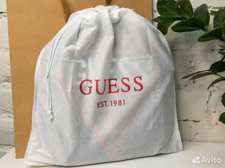 Рюкзак городской Guess