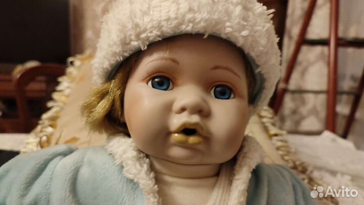 Кукла фарфоровая коллекционная