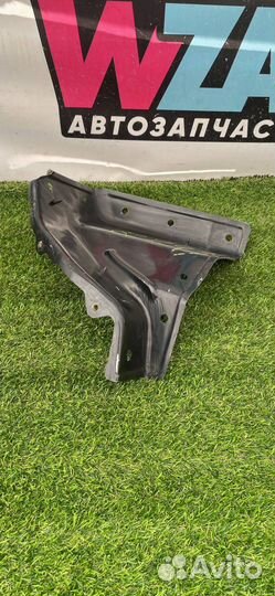 Тепловой экран моторного отсека Ford Mustang