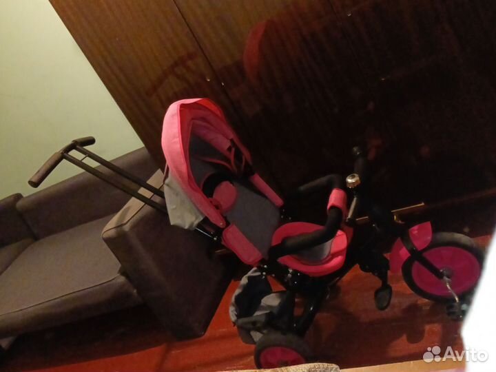 Детский велосипед с ручкой