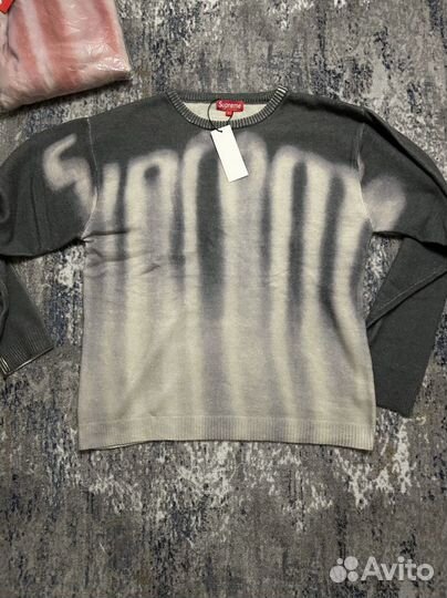 Свитер supreme blurred logo