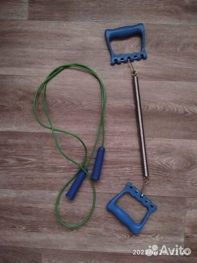 Мяч для фитбола, экспандер, скакалка