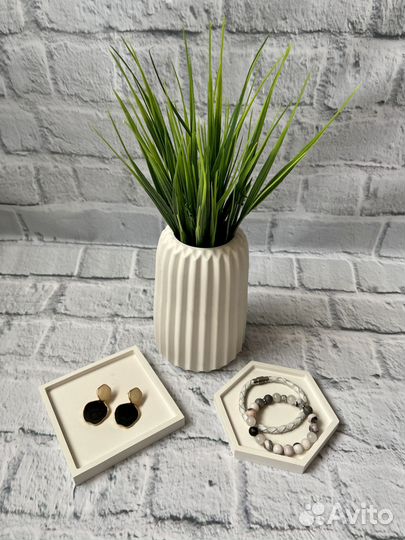 Ваза из гипса (высота 143мм)