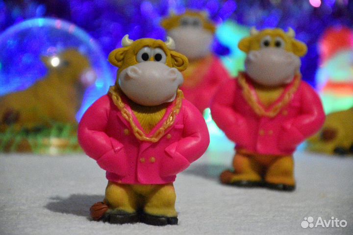 Бык - бандос в малиновом пиджаке