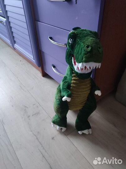 Плюшевый дракон динозавр