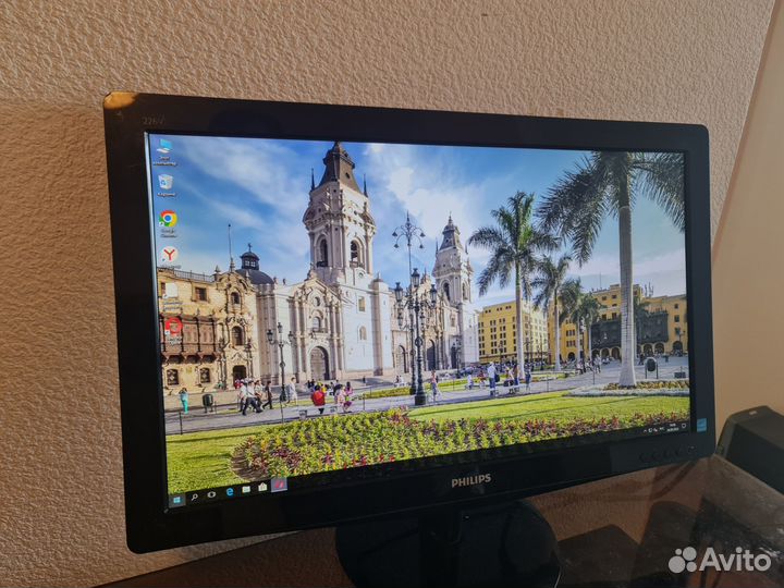 FullHD монитор Philips 22