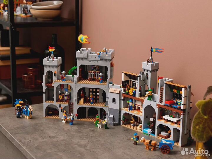 Lego - ideas (Замок Рыцарей Льва - 10305)