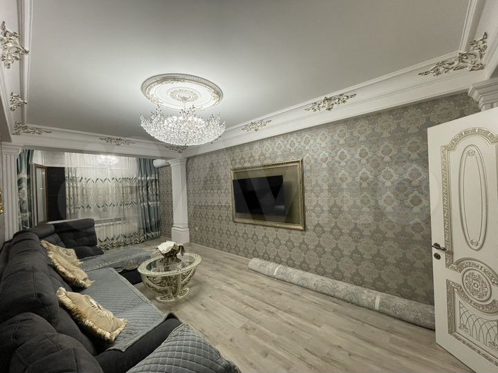 3-к. квартира, 90 м², 2/12 эт.