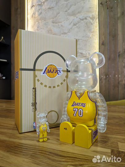 Фигура Bearbrick Lakers 70