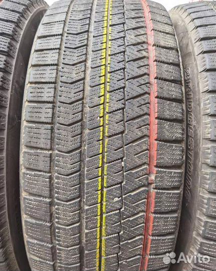 Bridgestone Blizzak VRX2 235/45 R18 94Q