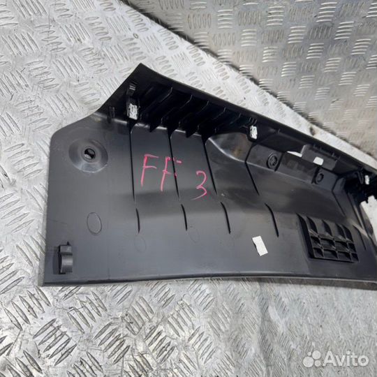 Обшивка крышки багажника Ford Focus BM iqdb