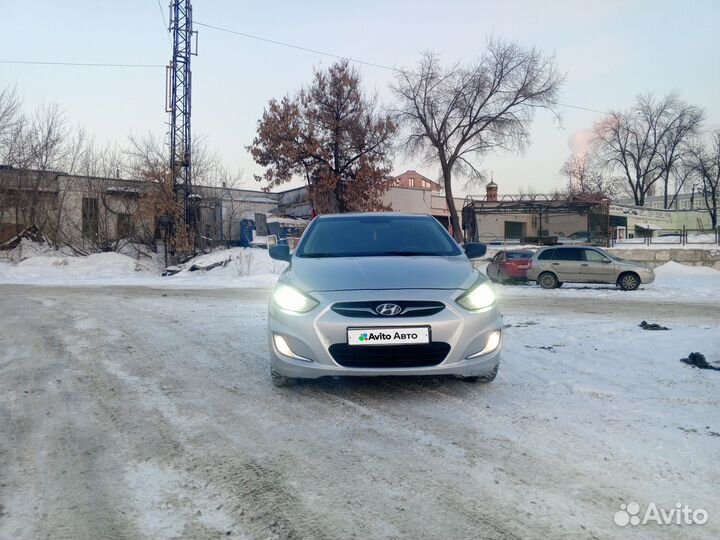 Hyundai Solaris 1.4 AT, 2012, 200 000 км
