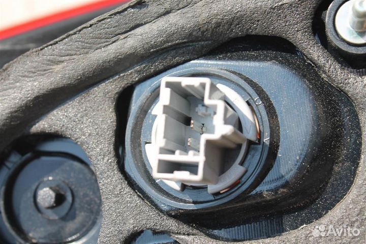 Фонарь задний левый Мазда сх 5