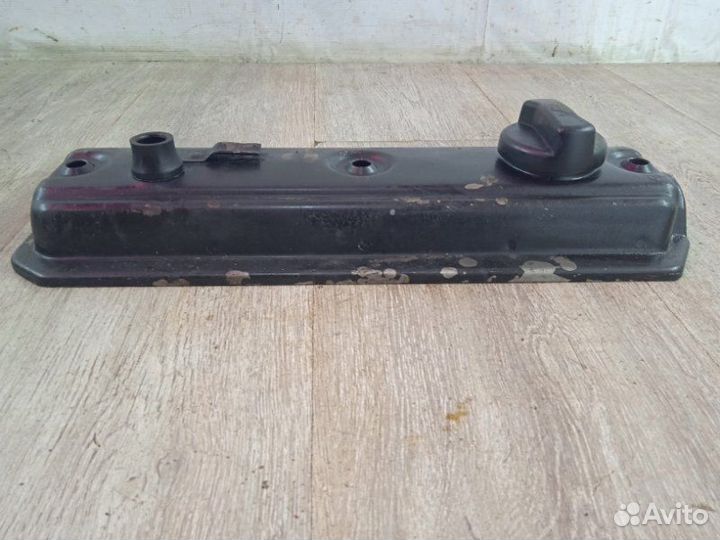 Крышка головки блока Volkswagen Passat B4 1.9 1995