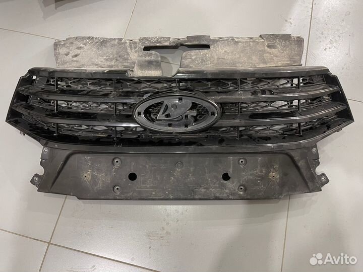 Решетка радиатора передняя LADA Vesta 2015-2020