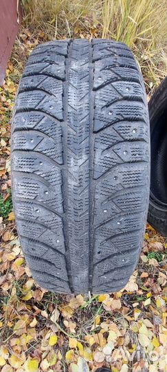 Bridgestone Ice Cruiser 7000 225/65 R17 106N