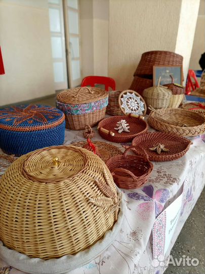 Корзина плетеная для подарков