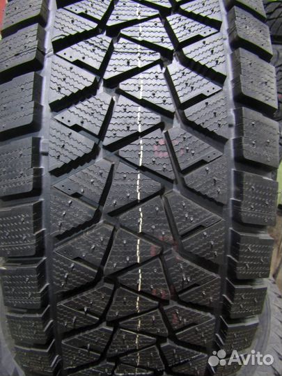 Bridgestone Blizzak DM-V2 235/65 R17 108S