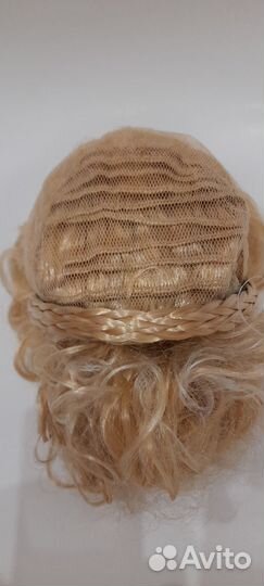 Парик из синтетических волос блонд
