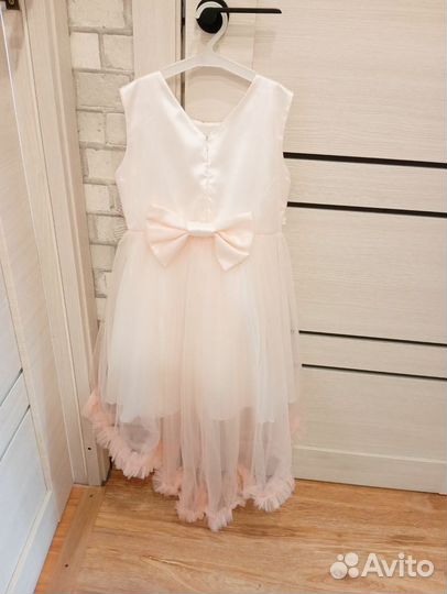 Нарядное платье для девочки 122 128