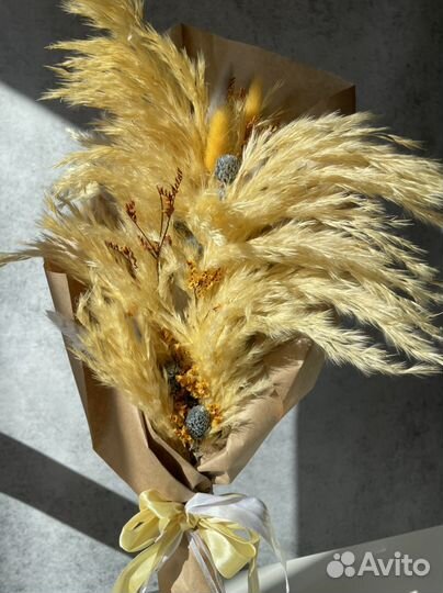 Букет из сухоцветов и стабилизированные цветы