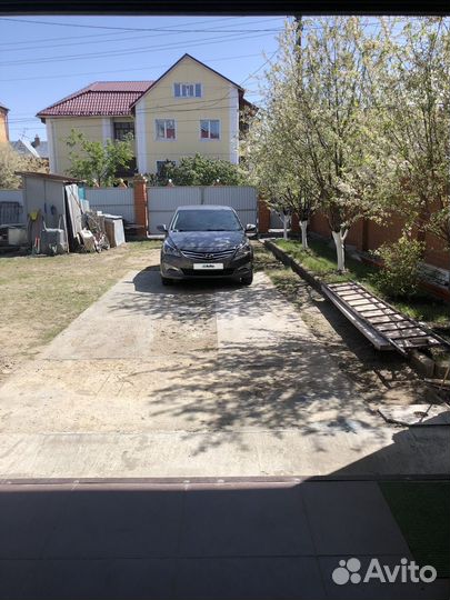 Hyundai Solaris 1.4 AT, 2015, 200 000 км