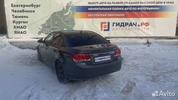 Накладка двери передней правой Chevrolet Cruze 959