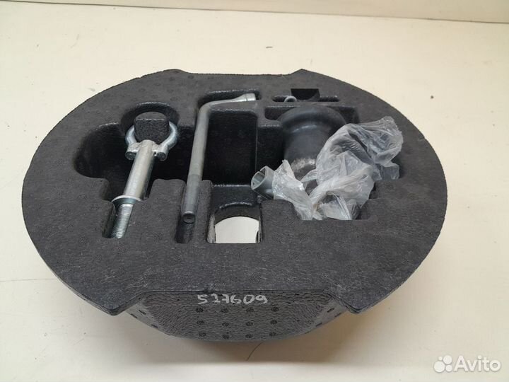 Ящик инструментов LADA Vesta 2015