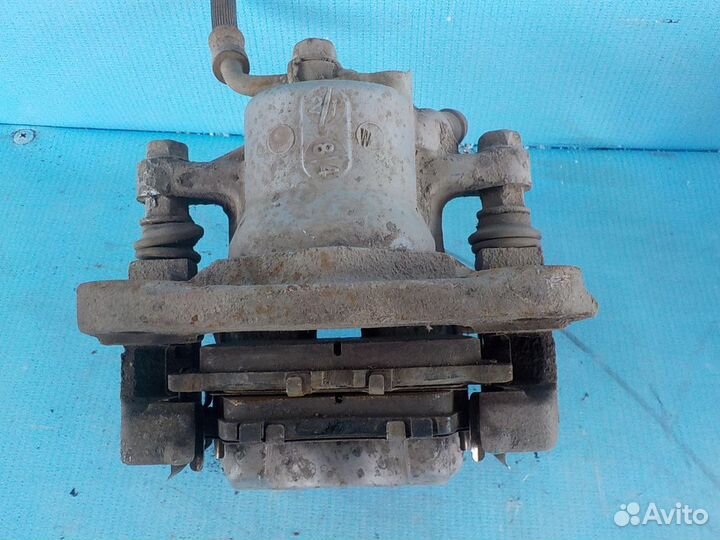 Тормозной суппорт задний левый toyota Rav 4 III (A