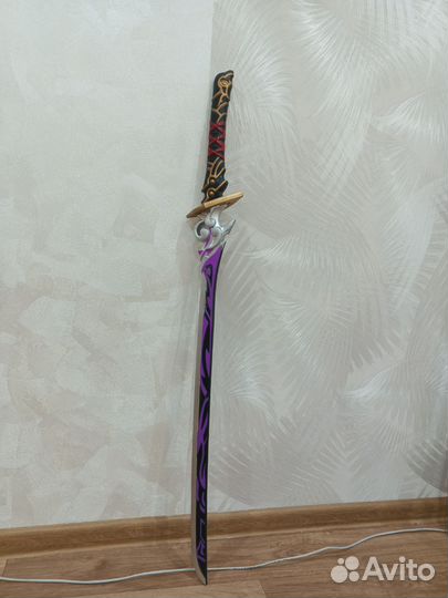 Сувенирный бутафорский меч геншин импакт