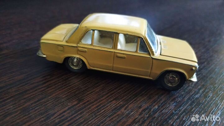 Модель ваз 2101 1:43 СССР
