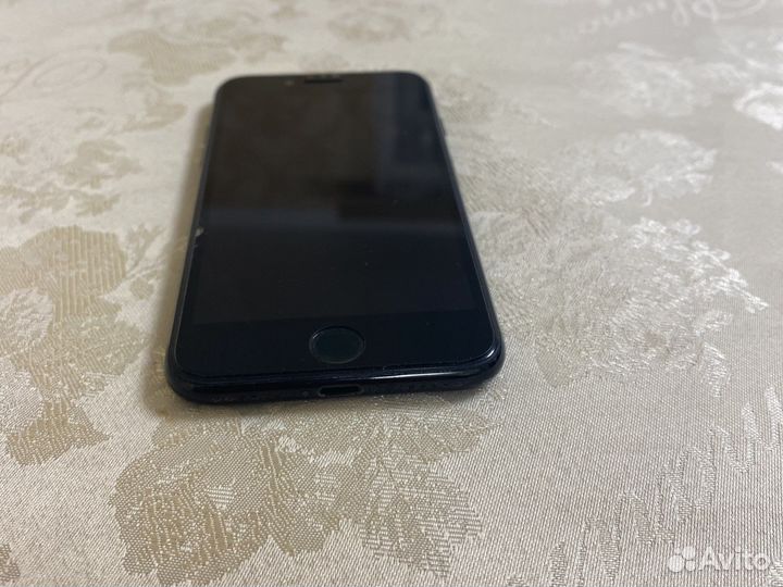 Телефон iPhone 7