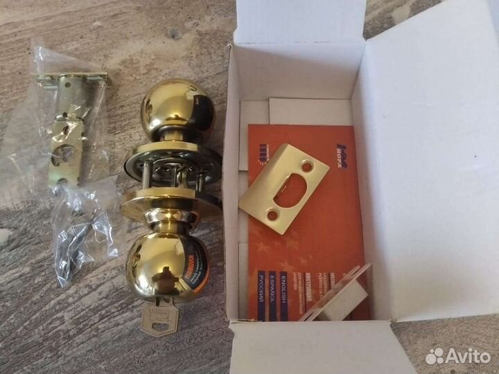 Дверная ручка межкомнатные с ключами новое