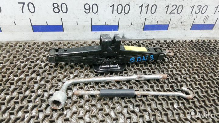 Домкрат на Hyundai Getz TB