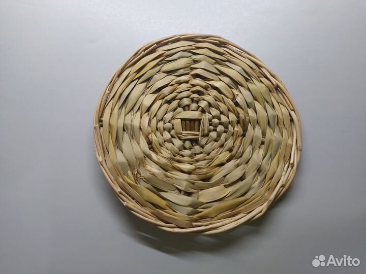Плетёная тарелка