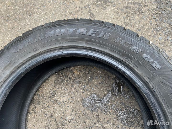 Dunlop Grandtrek Ice 02 235/55 R19