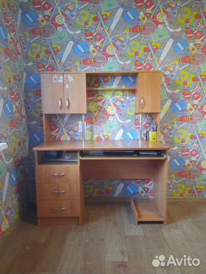 Компьютерный стол