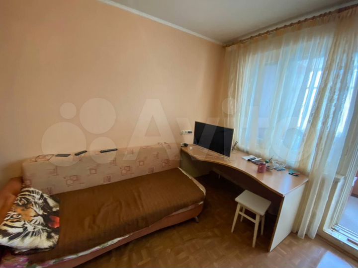 Комната 12 м² в 3-к., 2/6 эт.