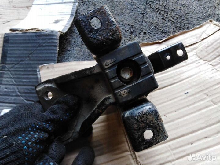 Подушка опора двигателя Лансер 9