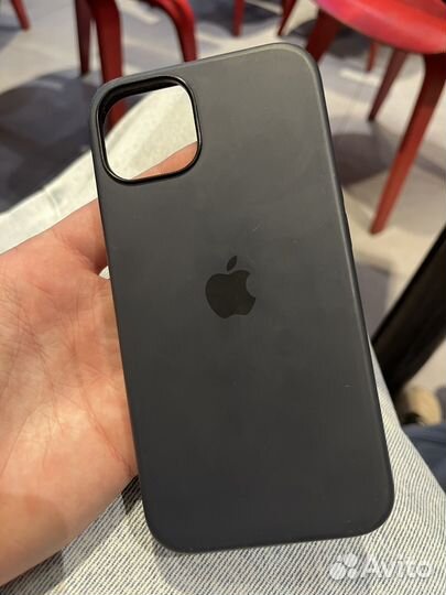 Оригинальный чехол на iPhone 13