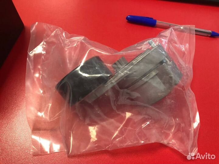 Новый Натяжитель ремня приводного opel 25185910