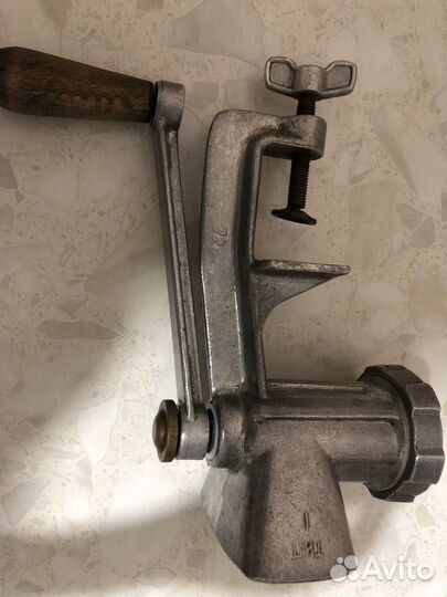 Мясорубка ручная чугунная