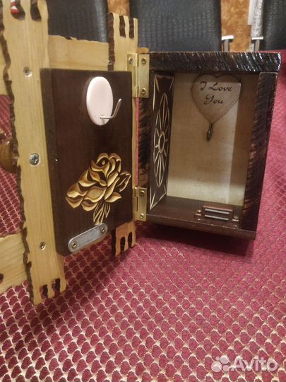 Ключница настенная из дерева