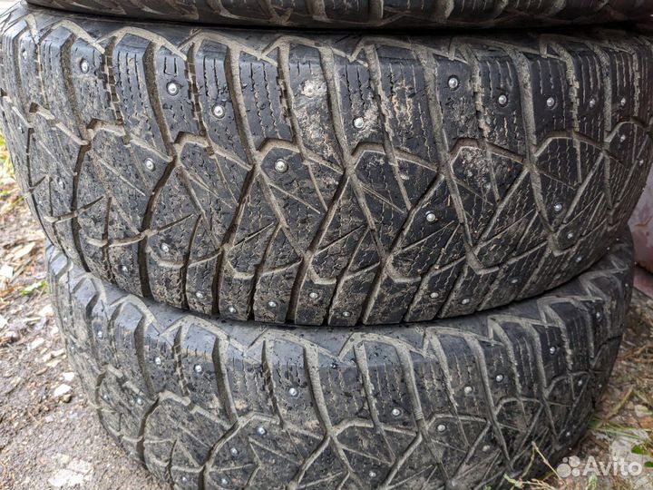 Goodyear Ultragrip 600 215/65 R16