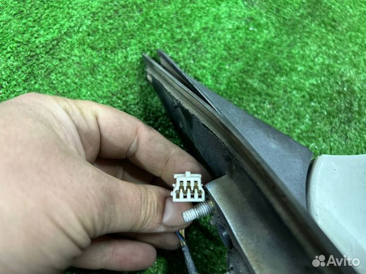 Зеркало заднего вида боковое правое Mitsubishi